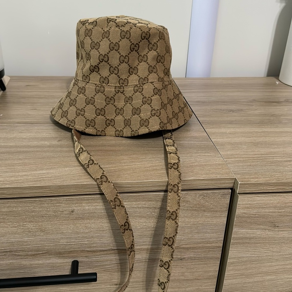 Unisex Reversal Gucci bucket hat